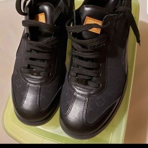 Louis Vuitton sneakers authentic